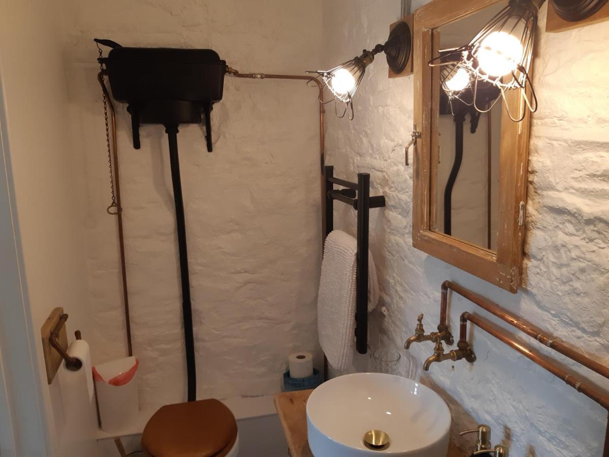 Отель Huberts, Wedmore Экстерьер фото