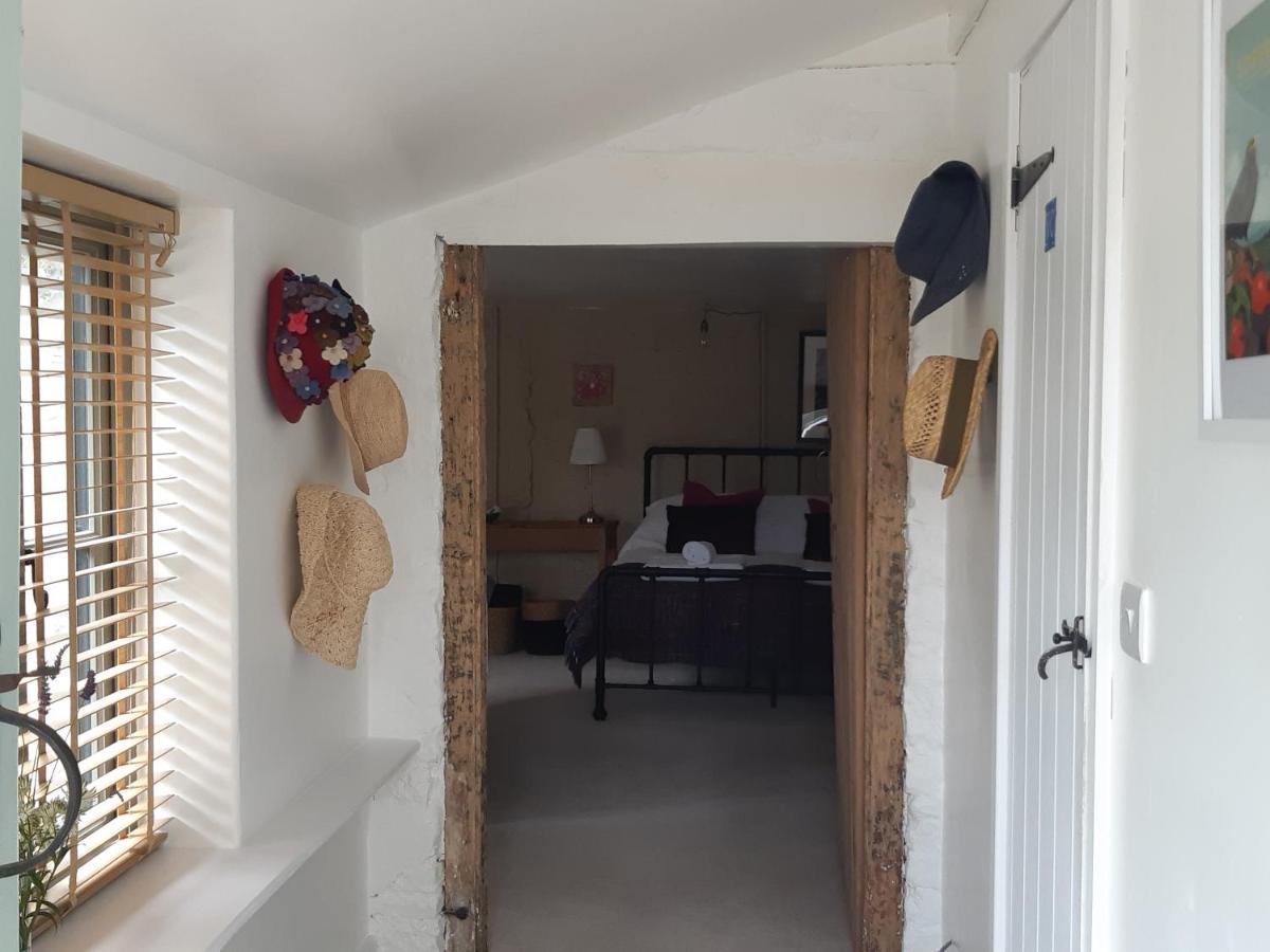 Отель Huberts, Wedmore Экстерьер фото
